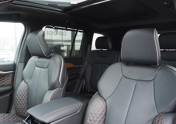 Jeep Grand Cherokee cena 418879 przebieg: 3, rok produkcji 2023 z Jędrzejów małe 137